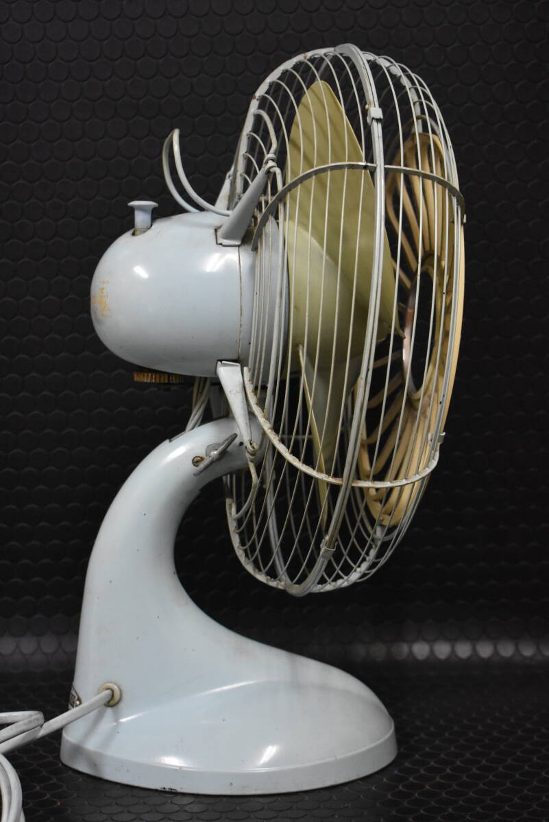 うぶ品 昭和レトロ 日立 A.C DESK FAN M-6036D 扇風機 30cmタイプ ３枚羽根 アンティーク 未整備品 稼働品 ジャンクの画像4