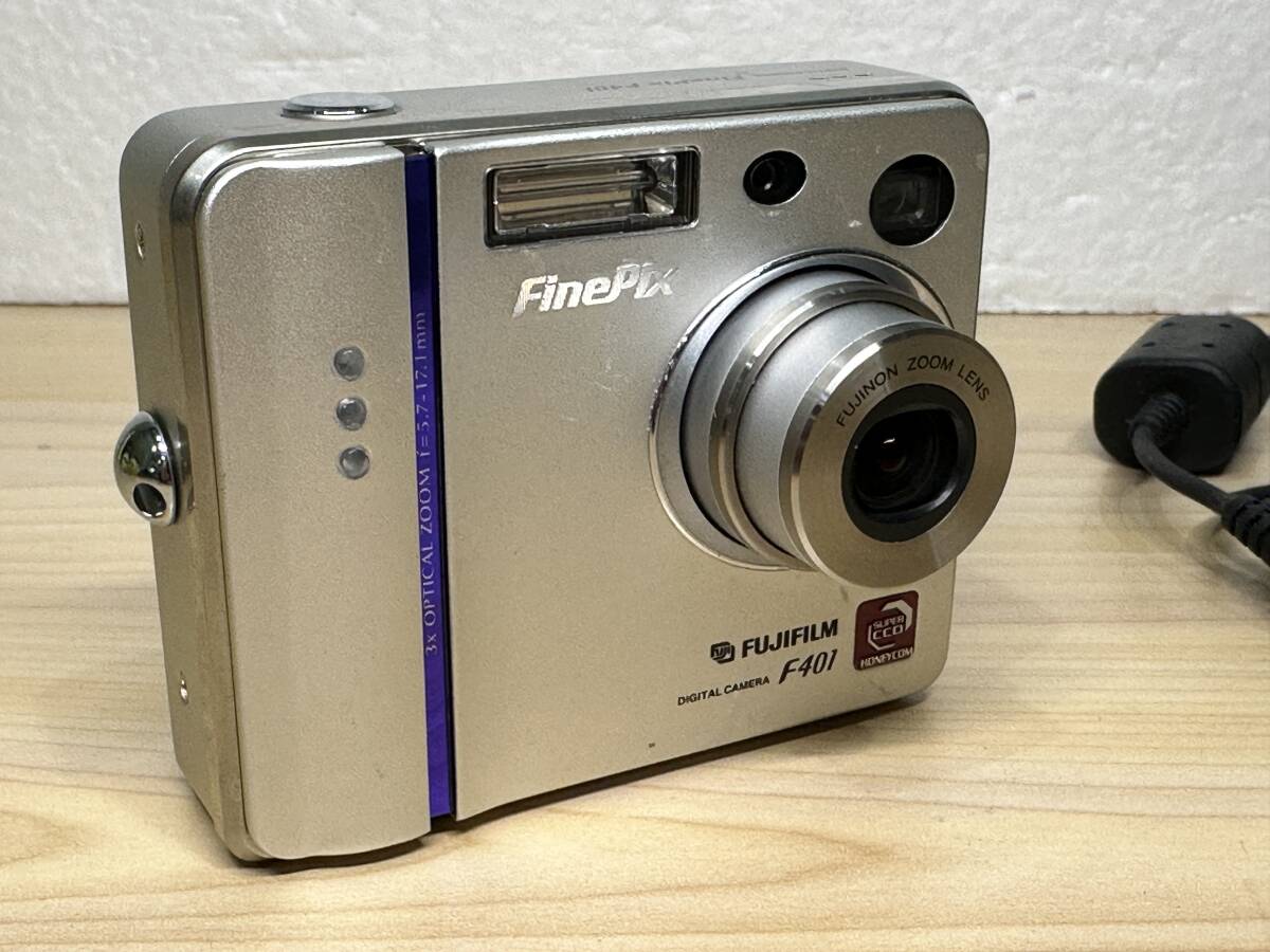 4488] 通電確認済み FUJIFILM 富士フィルム FinePix F401 シルバー デジタルカメラ オールドカメラ バッテリー 充電用ケーブル付きの画像3
