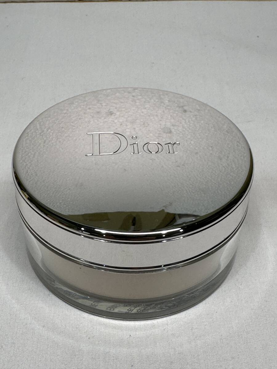 4552] Dior ディオール カプチュール トータルパーフェクション ルース パウダー フェイスパウダー 16g 001 ブライトライト 残量多の画像1