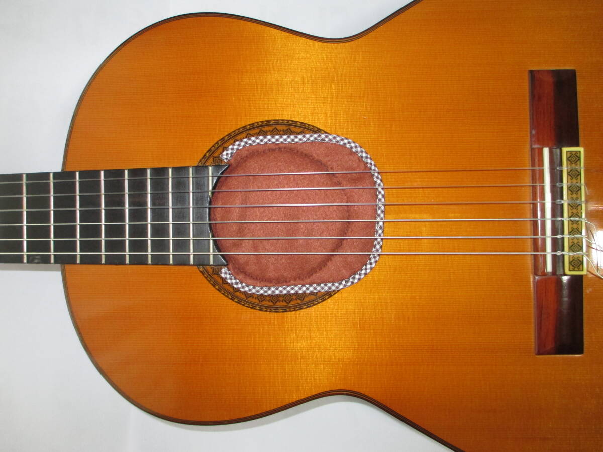 クラシックギター用弱音器（未使用品）　サウンドホール径ほぼ８５～８６ｍｍに適用　ラバースポンジ＋フェルト　２種類の使い方が可能 _第1の使用方法