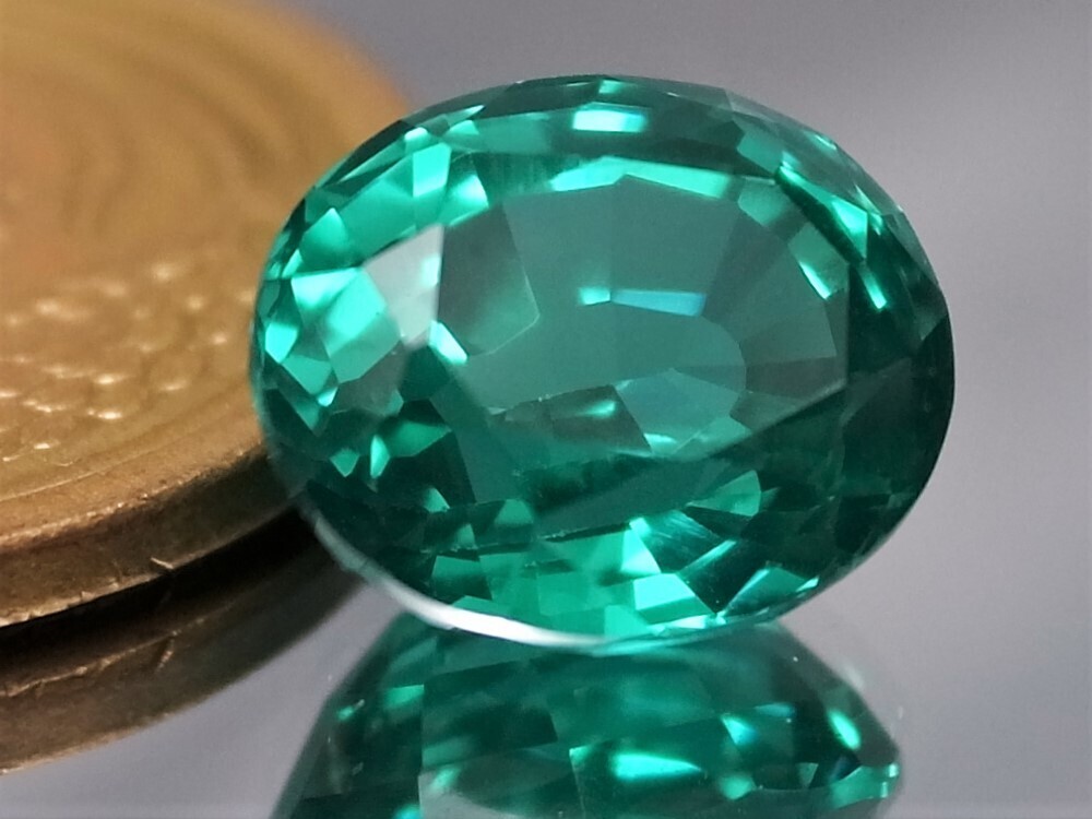 ９．０７ct 新品大粒・グリーンブルーパライバカラー 合成人造宝石ヤグセラミック ・ＹＡＧ （イットリウム・アルミニウム・ガーネットの画像2