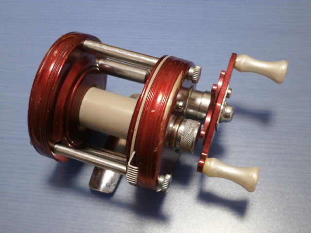 ☆オールド　ABU 5000　フット５ケタ　４ネジ　格安出品！　abu　アブ　　（検索用 道楽 1500C 4500C 5500C heddon ZEAL 渓流 管理釣り場_画像3