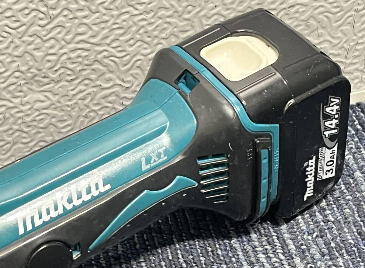 【美品】makita マキタ 充電式ディスクグラインダ GA400D バッテリー1個(3.0Ah) 研削 研磨 電動工具 2381の画像4