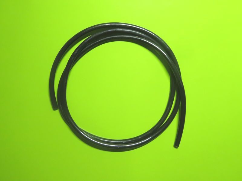 燃料ホース1ｍ 内径2.5mm×外径5mm 黒ビニール系  fuel hose ヒューエルホース ガソリンホース  キャブレターの画像1