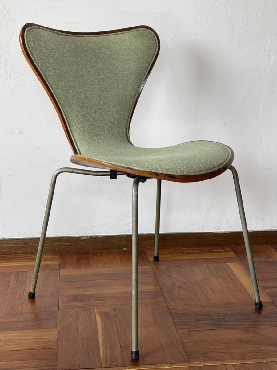  Northern Europe Denmark Vintage Fritz Hansen Fritz Hansen seven chair cheeks fabric seat a Rene Jacobsen Vintage 2