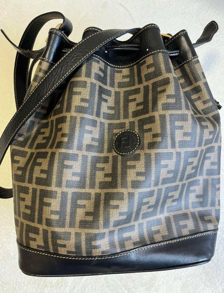 FENDI フェンディ ズッカ柄 巾着 バケツ ショルダーバッグ 大容量_画像3