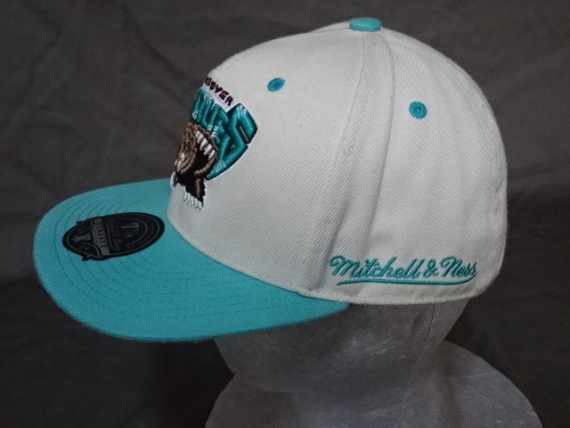 激レア USA購入【Mitchell & Ness】【HWC】NBA チーム創設 バンクーバーグリズリーズ【Vancouver Grizzlies】ロゴ刺繍入りキャップ中古良品_画像3