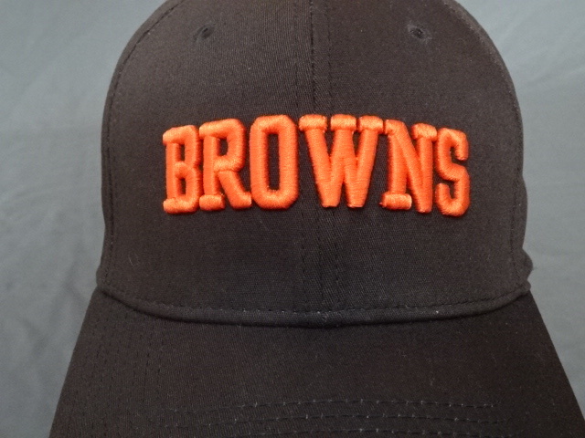 激レア USA購入【NEWERA】【39THIRTY】NFLアメフト クリーブランド ブラウンズ【Cleveland Browns】ロゴ刺繍入りキャップ 中古良品_画像1