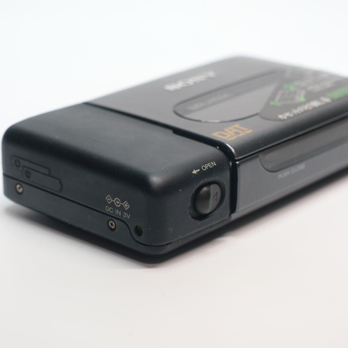 14) SONY DAT WALKMAN WMD-DT1 Sony dato Walkman работоспособность не проверялась батарейка крышка повреждение 