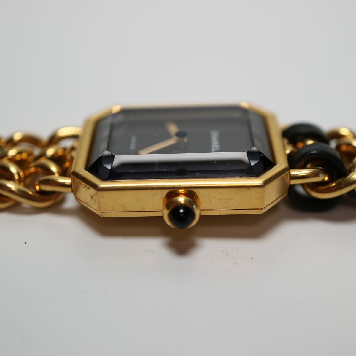 25) CHANEL Chanel Premiere PARIS PLAQUE OR G 20 M quartz wristwatch lady's black face cut glass Junk 