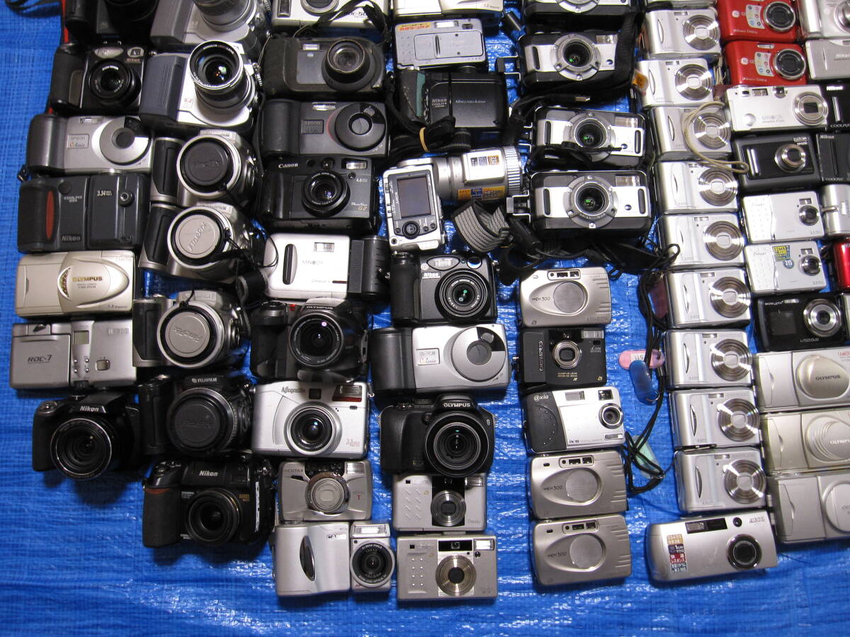 デジカメ 大量 ジャンク品 130台 Canon(IXY PowerShot) Nikon SONY OLYMPUS MINOLTA RICOH FUJIFILM Panasonic CASIO の画像3