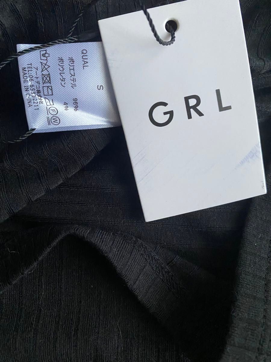 新品タグ付き！グレイルGRL可愛い半袖カットソーTシャツSスクエアネック素敵リブ入り黒無地ブラック