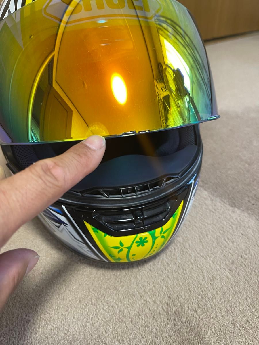 SHOEI Mサイズ、トニー・エリアスレプリカになります。