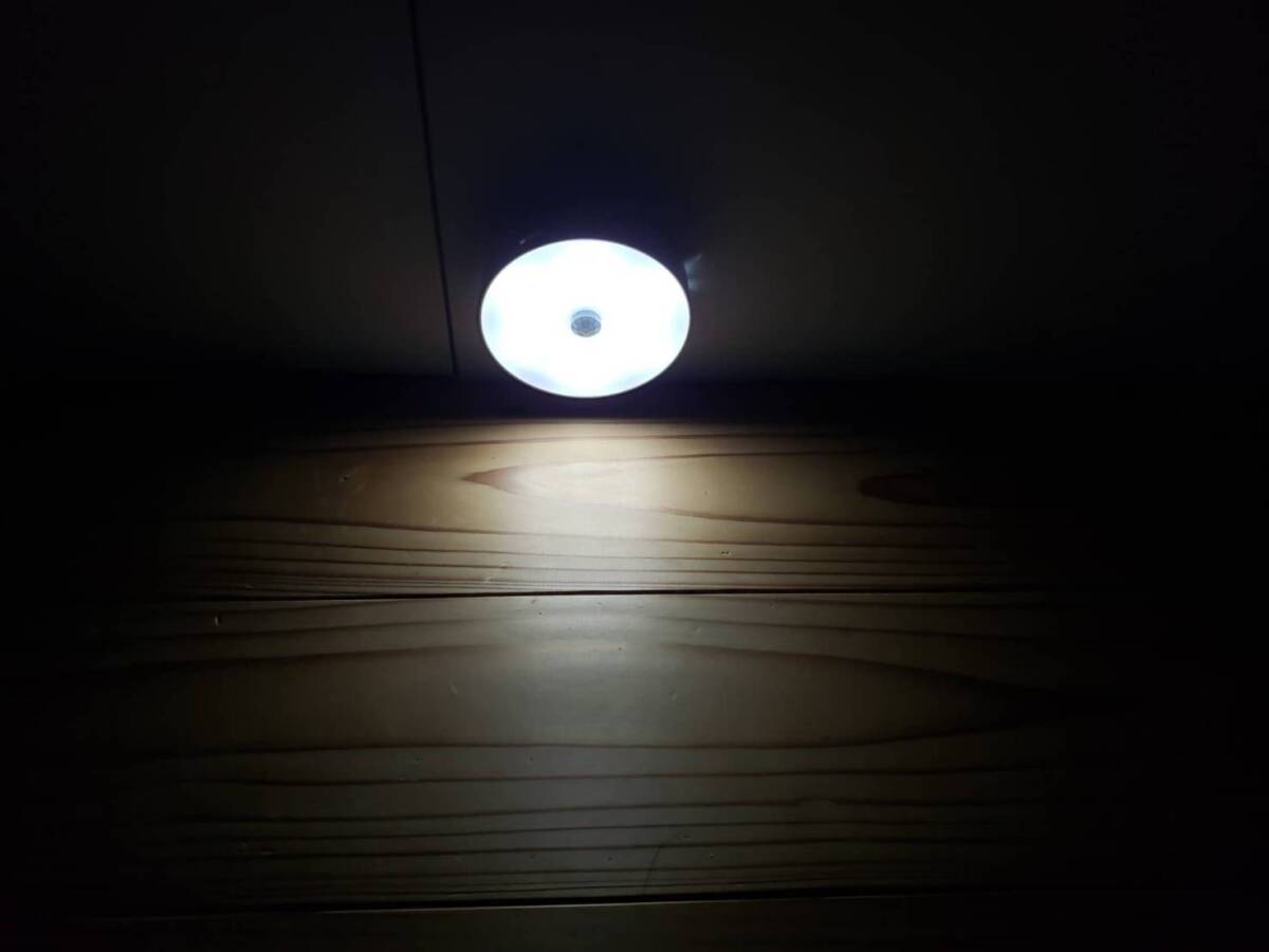 USB充電式LED人感センサーライト 室内 自動点灯