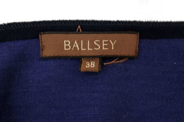 ●中古品 ボールジー BALLSEY トゥモローランド TOMORROWLAND 半袖カットソー Tシャツ トップス 38サイズ ネイビー 紺 プリーツ 服 F4414_画像6