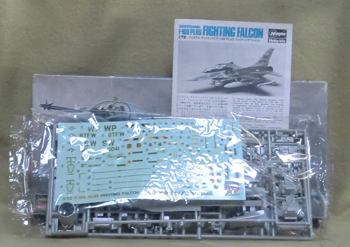 【ハセガワ】　アメリカ空軍　練習機　F-16B plus 　ファイティング ファルコン　1/72スケール　【未組立/ジャンク品】_画像3