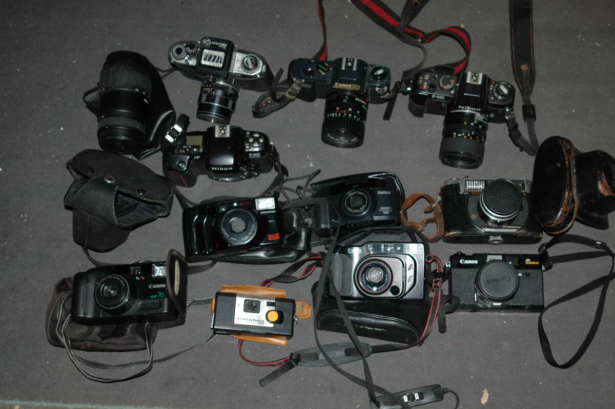 フィルムカメラ まとめて 11台 一眼レフとコンパクトカメラ used/ジャンクで 検) ニコン キャノン ミノルタ etcの画像1