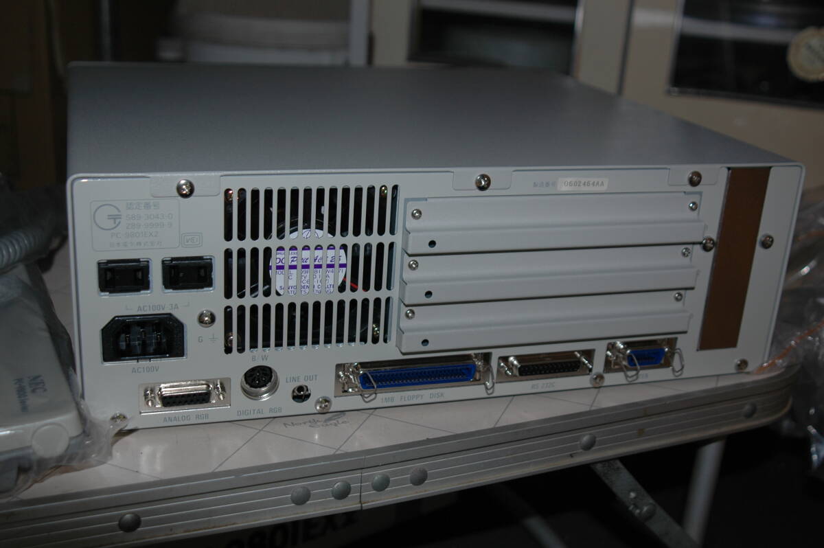 ちょい古のパーソナルコンピュータ NEC PC-9801EX2 と 付属品 たぶん未使用品 検) 日本電気 N88ベーシック 旧型PC の画像8
