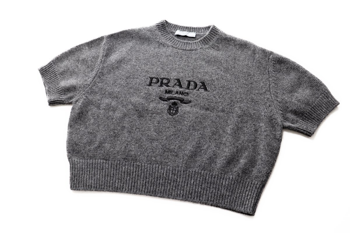 * domestic regular unused 2023*PRADA Prada / Logo embroidery short sleeves knitted pull over regular price 24 ten thousand : ash xw730