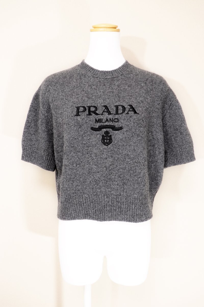 * domestic regular unused 2023*PRADA Prada / Logo embroidery short sleeves knitted pull over regular price 24 ten thousand : ash xw730