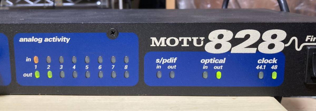  аудио интерфейс MOTU828