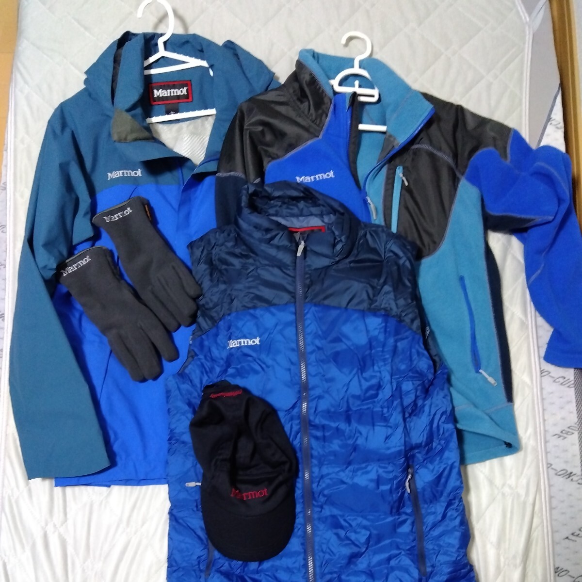  Marmot Marmot windbreaker, down vest, fleece jacket set 2in1, fleece glove . mesh cap extra 