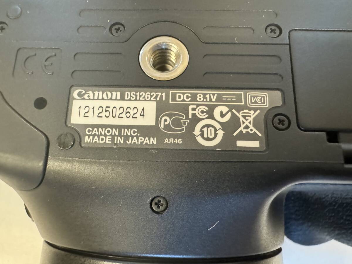 T6406 1円～ 【比較的綺麗品】 Canon EOS Kiss Digital X4 DS126271 レンズ EF-S 15-55mm 1.3.5-5.6 IS カメラ 通電未確認 _画像8