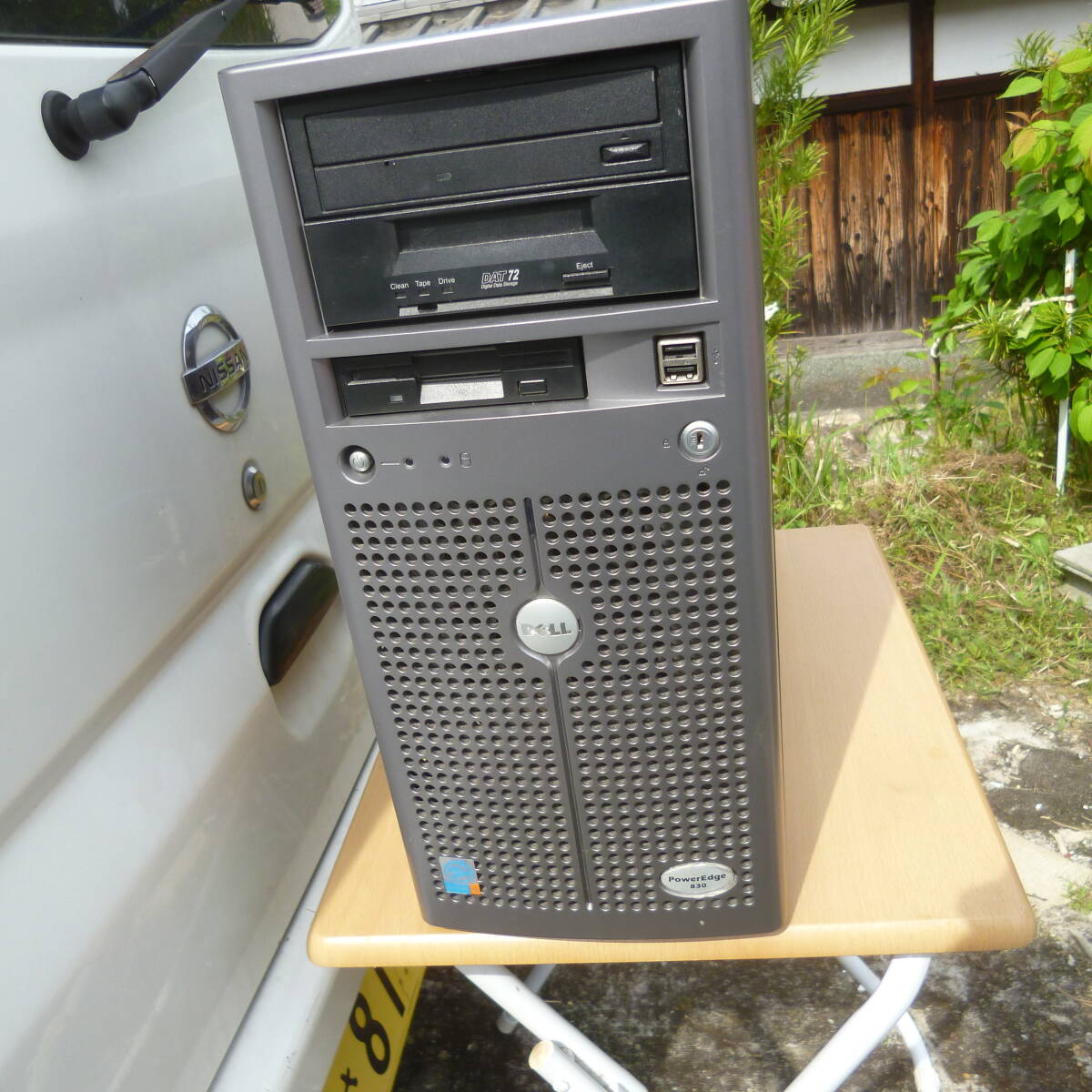 ☆ DELL PowerEdge 830 Pentium4-3.0GHz 1GB 80GB 奈良からAA2405 _画像1