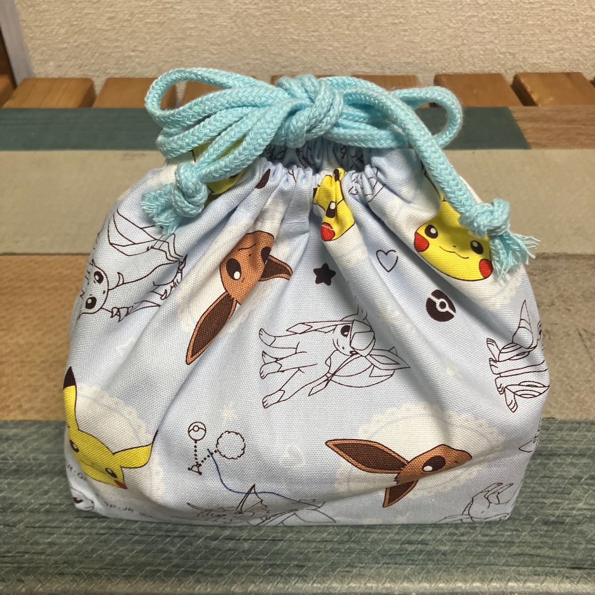 新品 未使用 ハンドメイド ポケモン  お弁当袋 巾着 女の子 水色 裏地なし