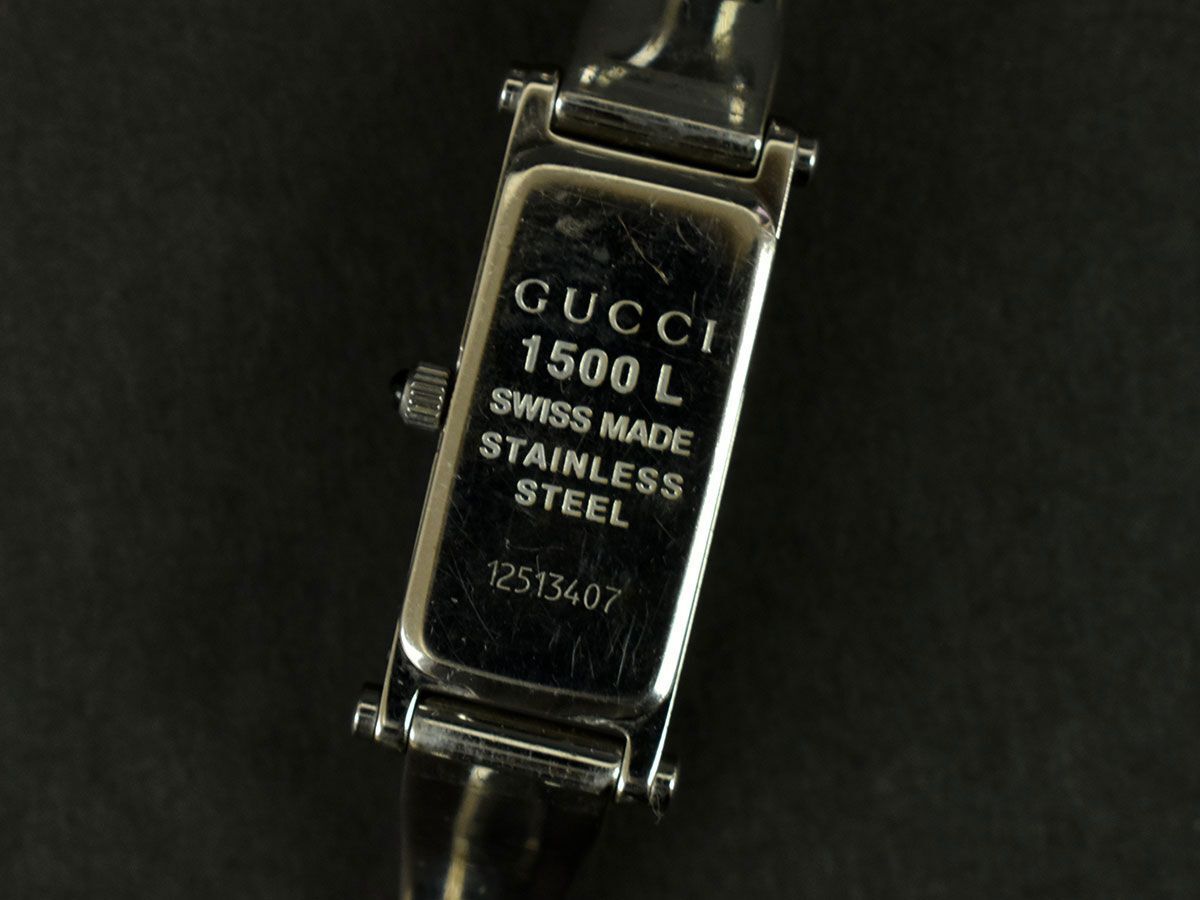 175911◆動作確認済 GUCCI グッチ レディースウォッチ 腕時計 クォーツ 1500L レクタンギュラー 2針 SS ブラック シルバー/ Dの画像9