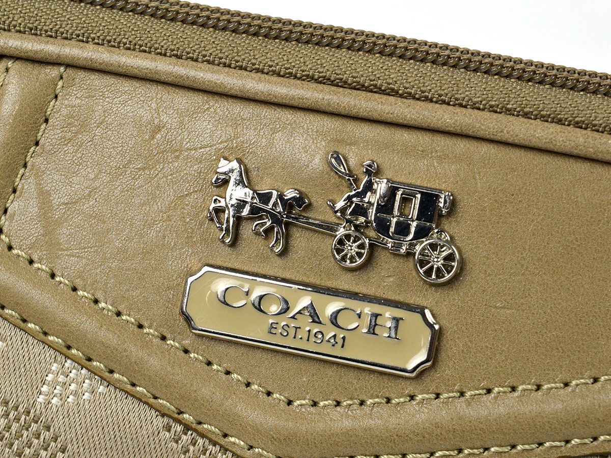 175546◇ COACH コーチ ドッテッド オプアート ポーチ 小物入れ サテン レザー 革 ベージュ ブラウン レディース チャーム付/ B_画像8