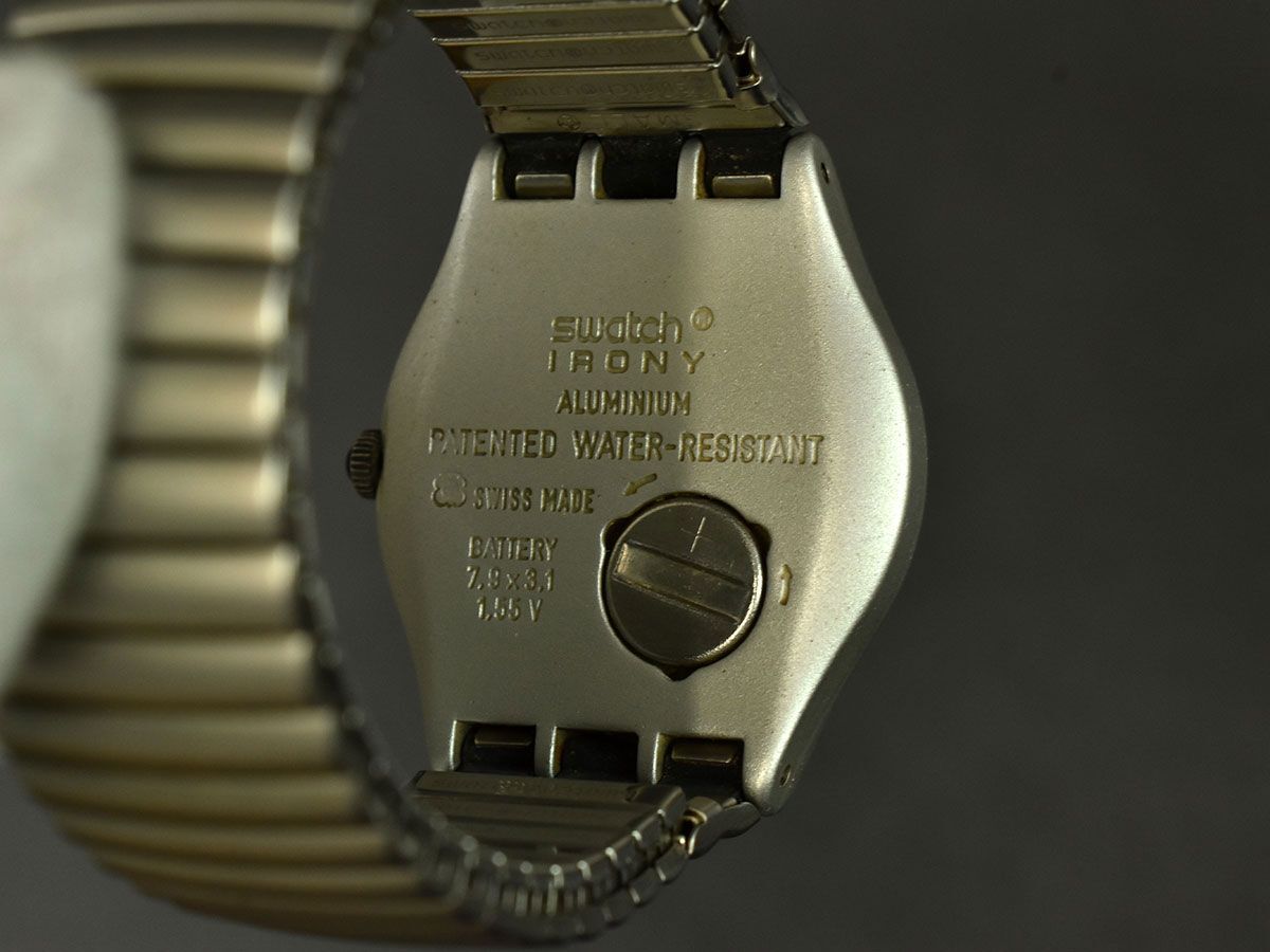 176995□動作確認済 Swatch スウォッチ ボーイズウォッチ 腕時計 クォーツ 3針 ラウンド ホワイト シルバー メンズ レディース/ D_画像9