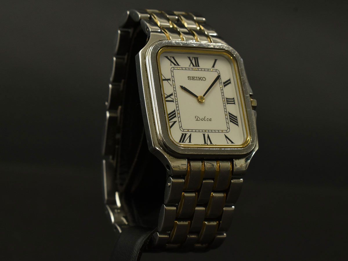 174292□動作未確認 SEIKO セイコー ドルチェ 腕時計 クォーツ 2針 ローマン スクエア 5E30-5A40 ゴールド シルバー メンズ/ D_画像3