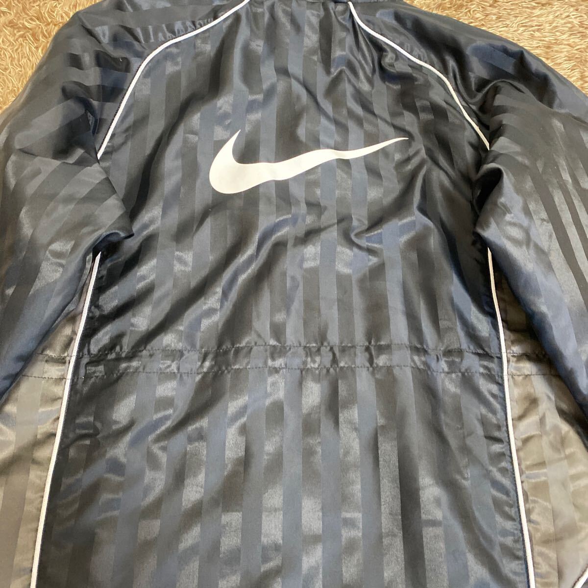 j5 NIKE child bench coat size L 160cm inscription made in China 