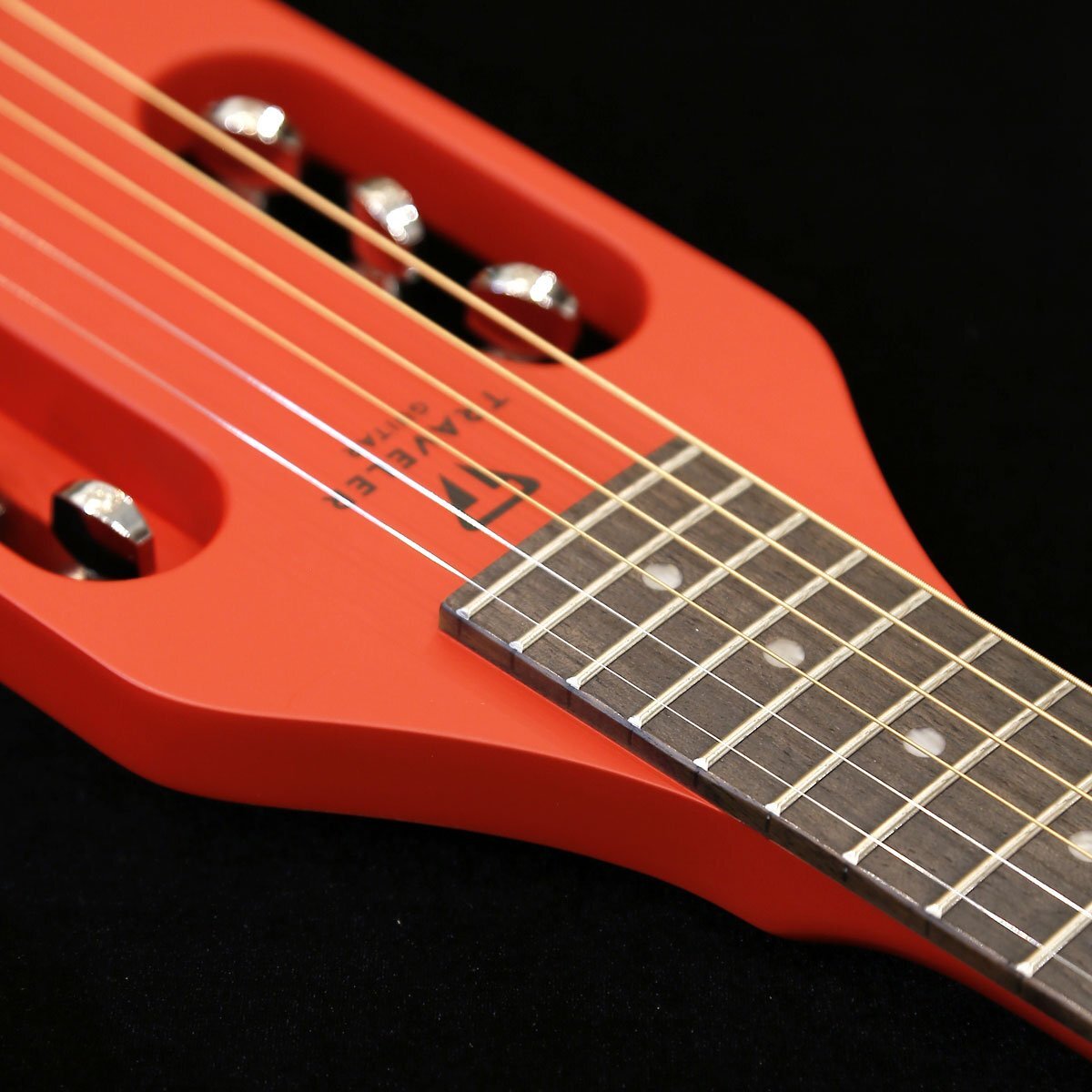 送料無料 Traveler Guitar Ultra-Light Acoustic, Vintage Red トラベラーギター エレアコ 軽量 コンパクト 旅行用 ギグバッグ付_画像9
