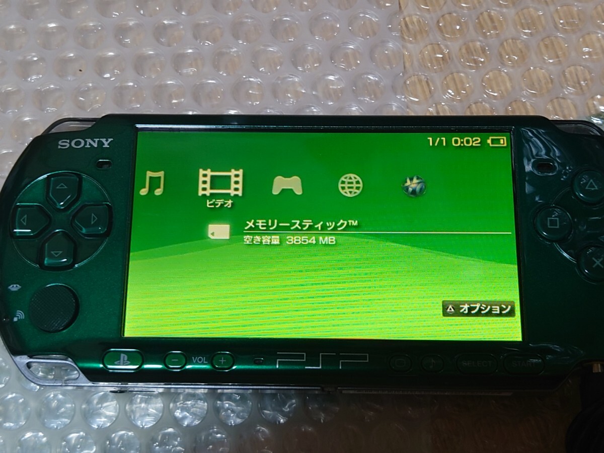 PSP 3000 本体 バッテリー 充電器 メモリースティック グリーン_画像3