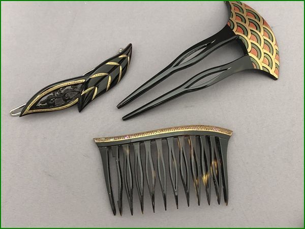  tortoise shell? tortoise shell?./ ornamental hairpin ./ comb ./..... stop set 