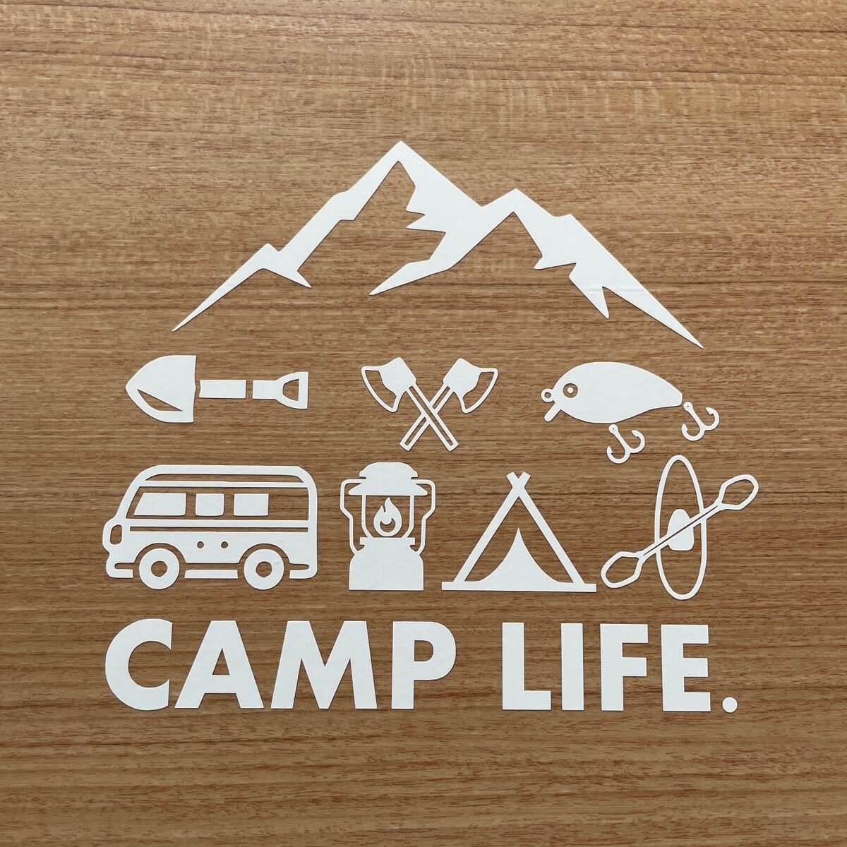 242. 【送料無料】 CAMP LIFE. キャンプ カッティングステッカー 釣り アウトドア テント バス 山 ランタン 【新品】