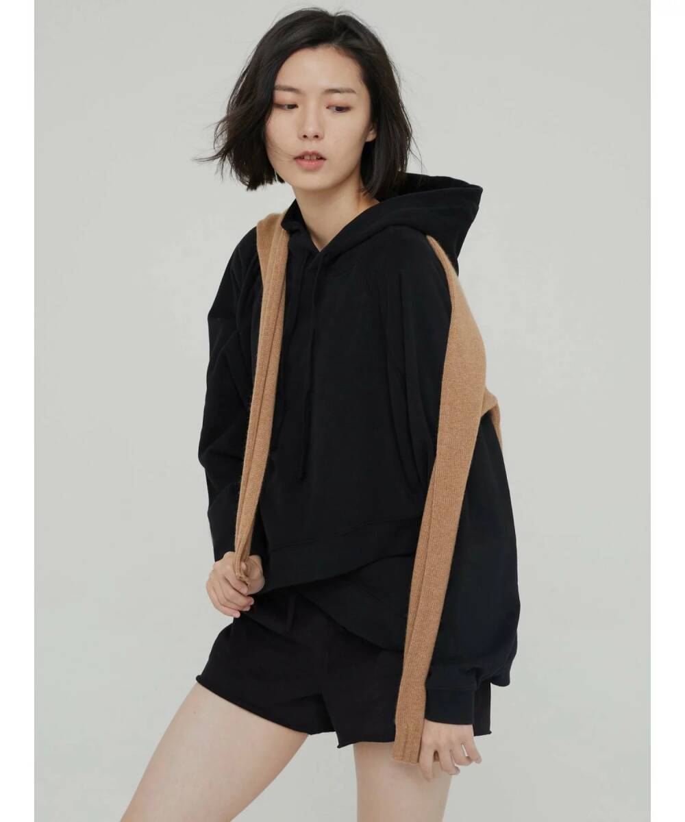 新品タグ付き GAP ギャップ クロスパーカー ブラック BLACK 黒 XXS コットン素材 シンプルながらデザイン性あり!!柔らかくしっかりした生地_出品中のお色です。