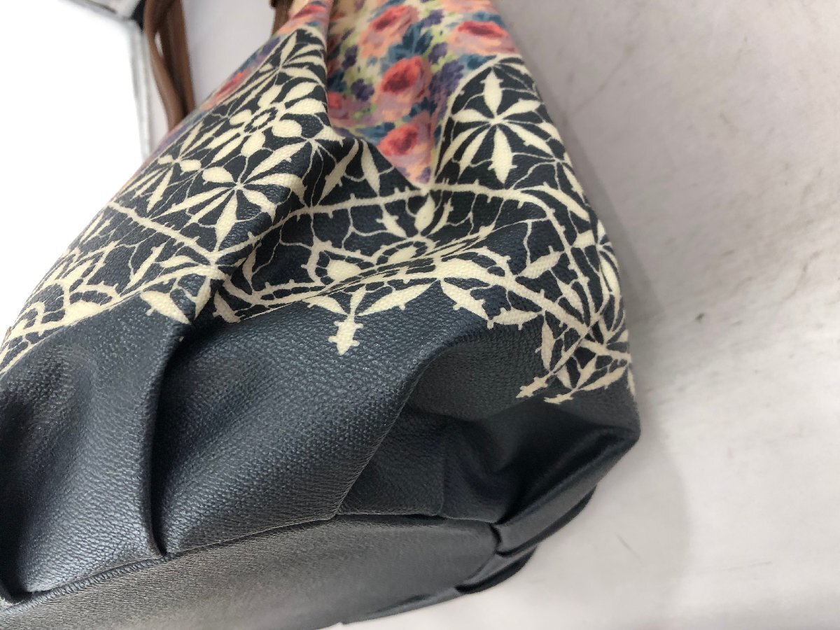 [ANNA SUI] Anna Sui handbag beige group × black × Brown floral print nylon SY02-ERZ