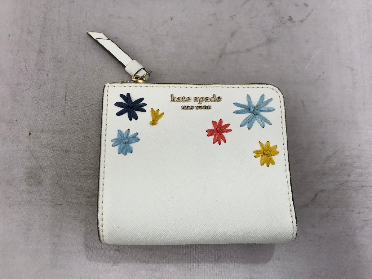 【KATE SPADE】ケイトスペード　二つ折り財布　ホワイト　花柄刺繍　レザー　SY02-EJ9_画像1