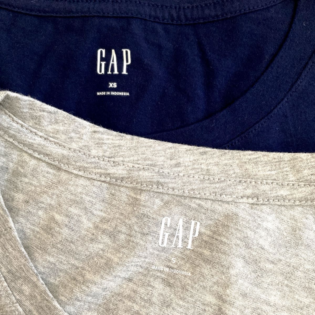 新品未使用★GAP ギャップ　ロゴ入りクルーネック半袖Tシャツ　２枚セット　レディース　s xs ネイビー　グレー