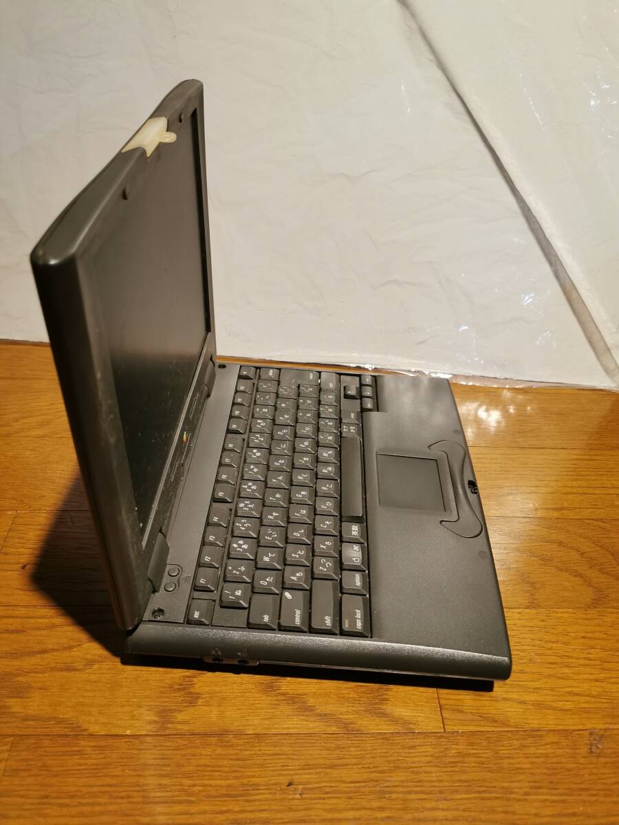 PowerBook 2400c/180 PPC603ev /HDD1.3G/Mac OS8.1/80MB/（FDD、箱付PowerBook 2400c/240用）_画像6