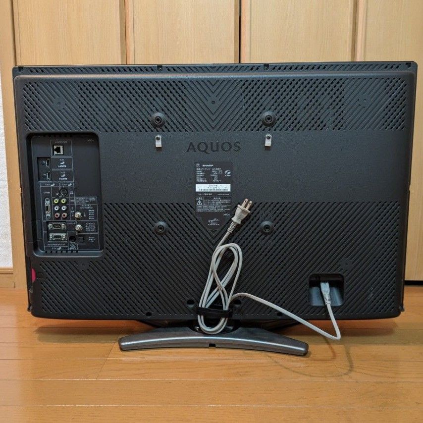 シャープ 32V型 液晶テレビAQUOS  LC-32E7-B ハイビジョン 2010年モデル  B-CASカード リモコン付き