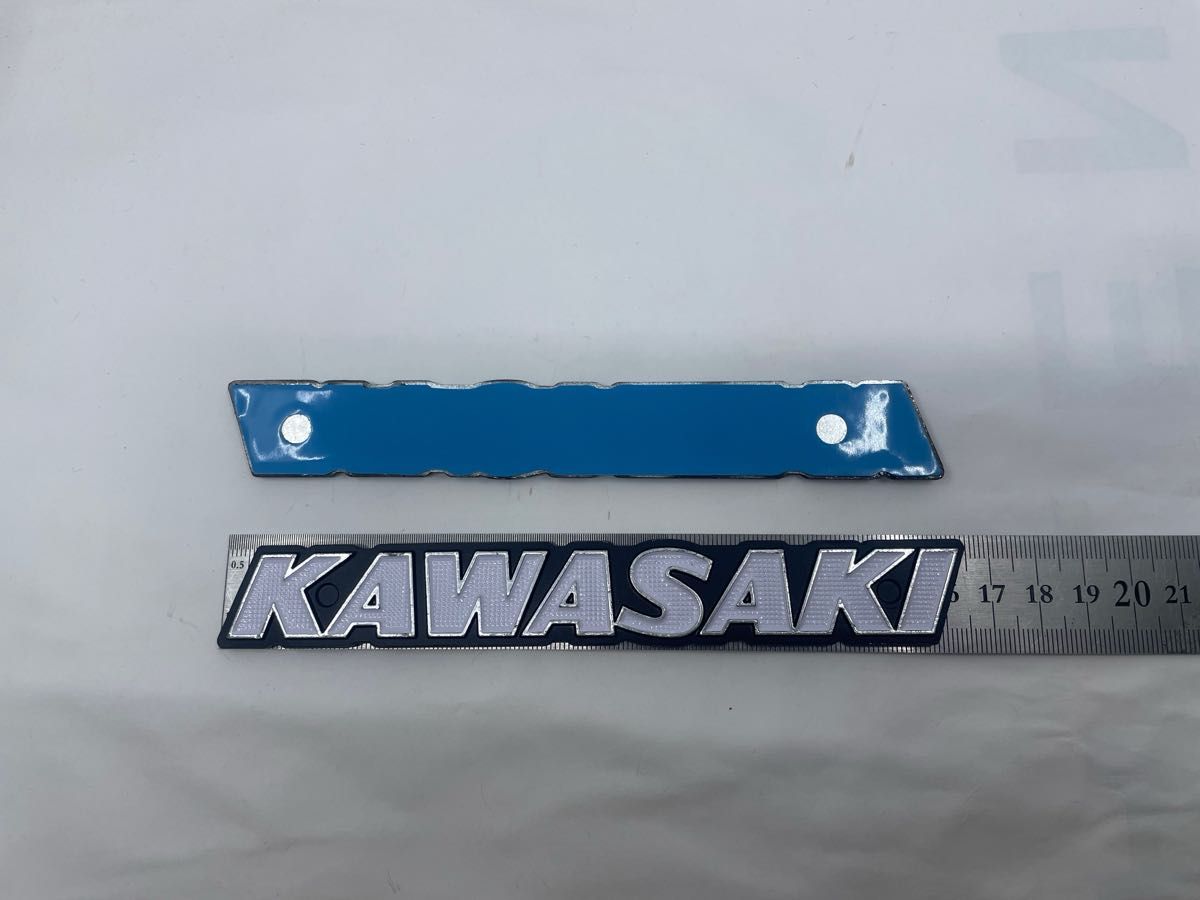 カワサキ KAWASAKI エンブレム アルミ製 白 (小)