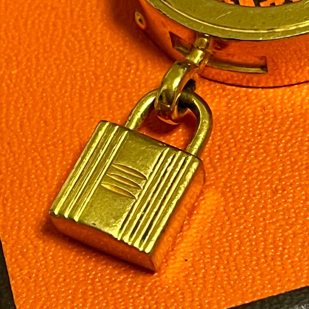 HERMES エルメス スカーフ リング ケリー カデナモチーフ