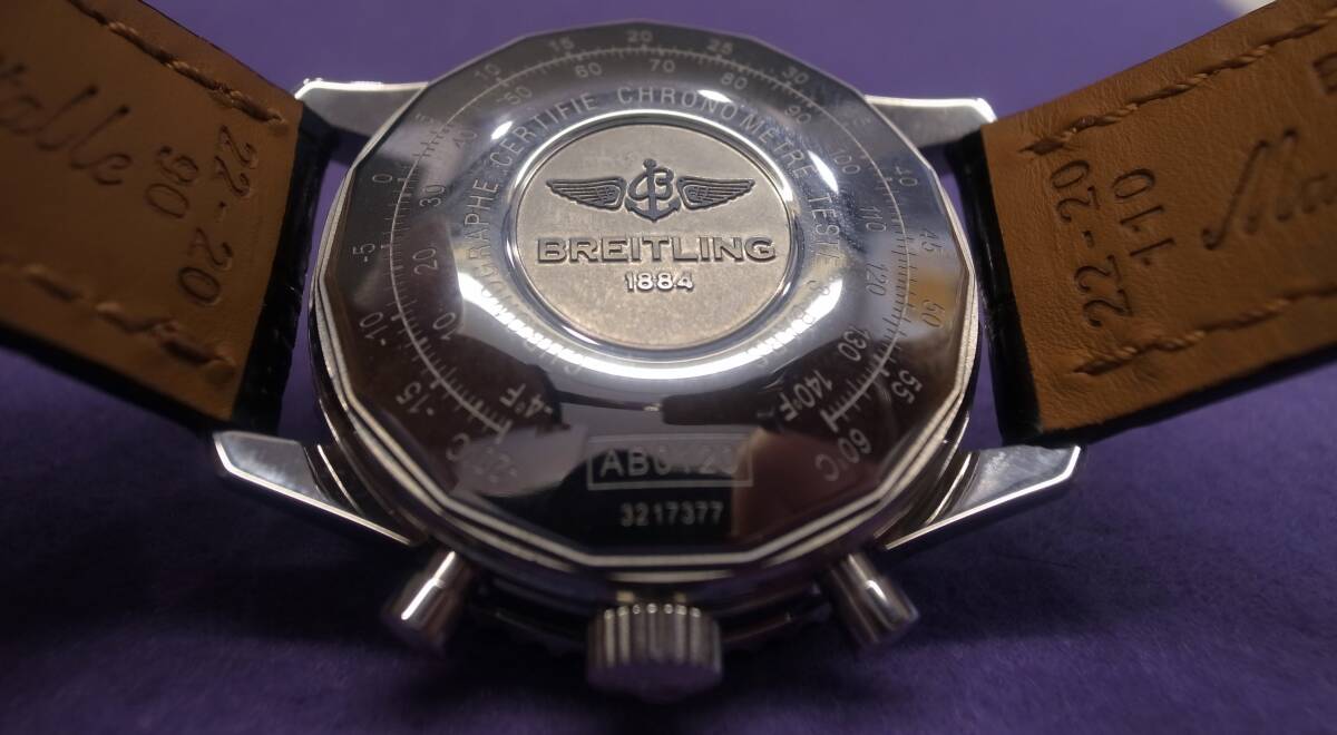 巡寶堂 【中古 極美品】BREITLING ブライトリング ナビタイマー01 AB012012/BB01 クロノグラフ デイト 自動巻き メンズ　純正革ベルト_画像9