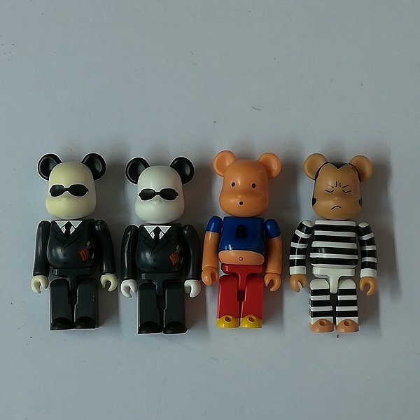 mT096a [ with defect ] 100% Bearbrick inside . produce all kind inside . three . large bamboo Golgo red ... ryou NO PLAN | figure H