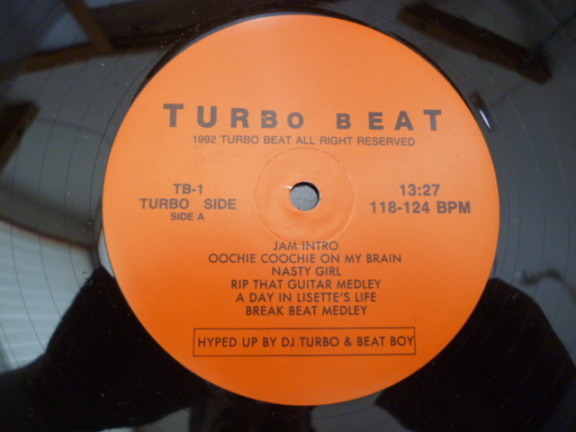 DJ Turbo & Beat Boy / Turbo Beat #1 激アツファンキー MIX 12 アゲアゲ名曲が矢継ぎ早にブレンド！　試聴_画像1