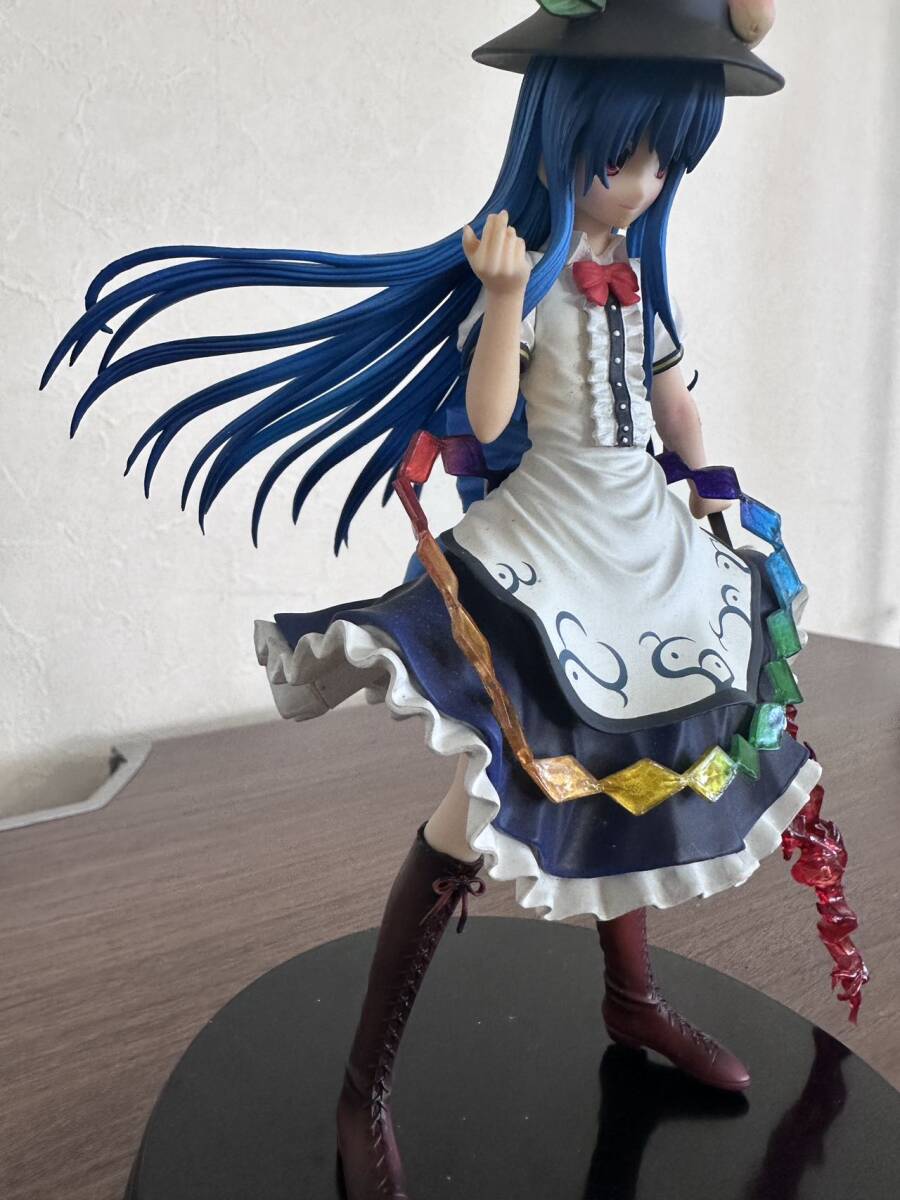 中古品　東方プロジェクト　非想非非想天の娘　比那名居天子　1/8　フィギュア　_画像3